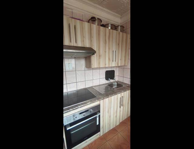 2 BEDROOM HOUSE FOR SALE IN BOITEKONG EXT 3